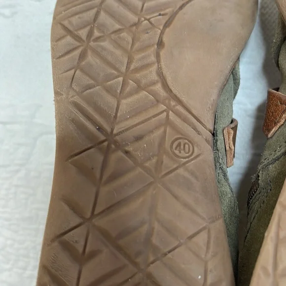 Miz Mooz Finney Gladiator Sandals Flats Shoes Green Suede Leather 40 US 9.5 - Picture 9 of 9